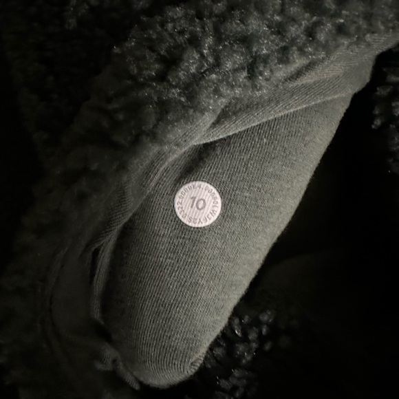 Lululemon Textured Fleece Embroidered
Logo Hoodie Smoked Spruce - Picture 9 of 9